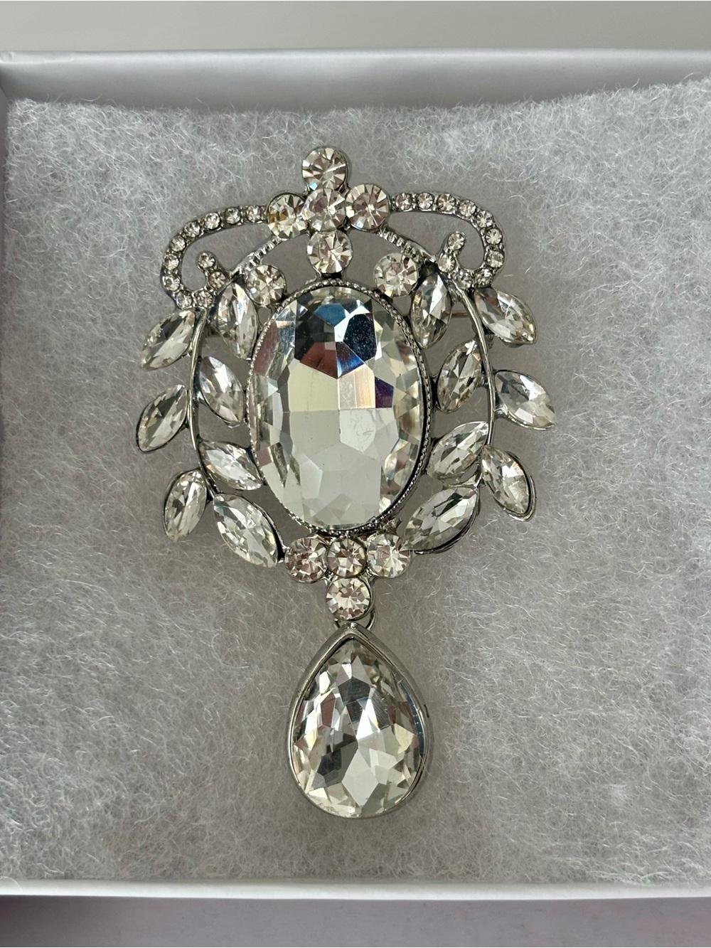 NIB Large Rhinestones Tear Drop Gorgeous Brooch